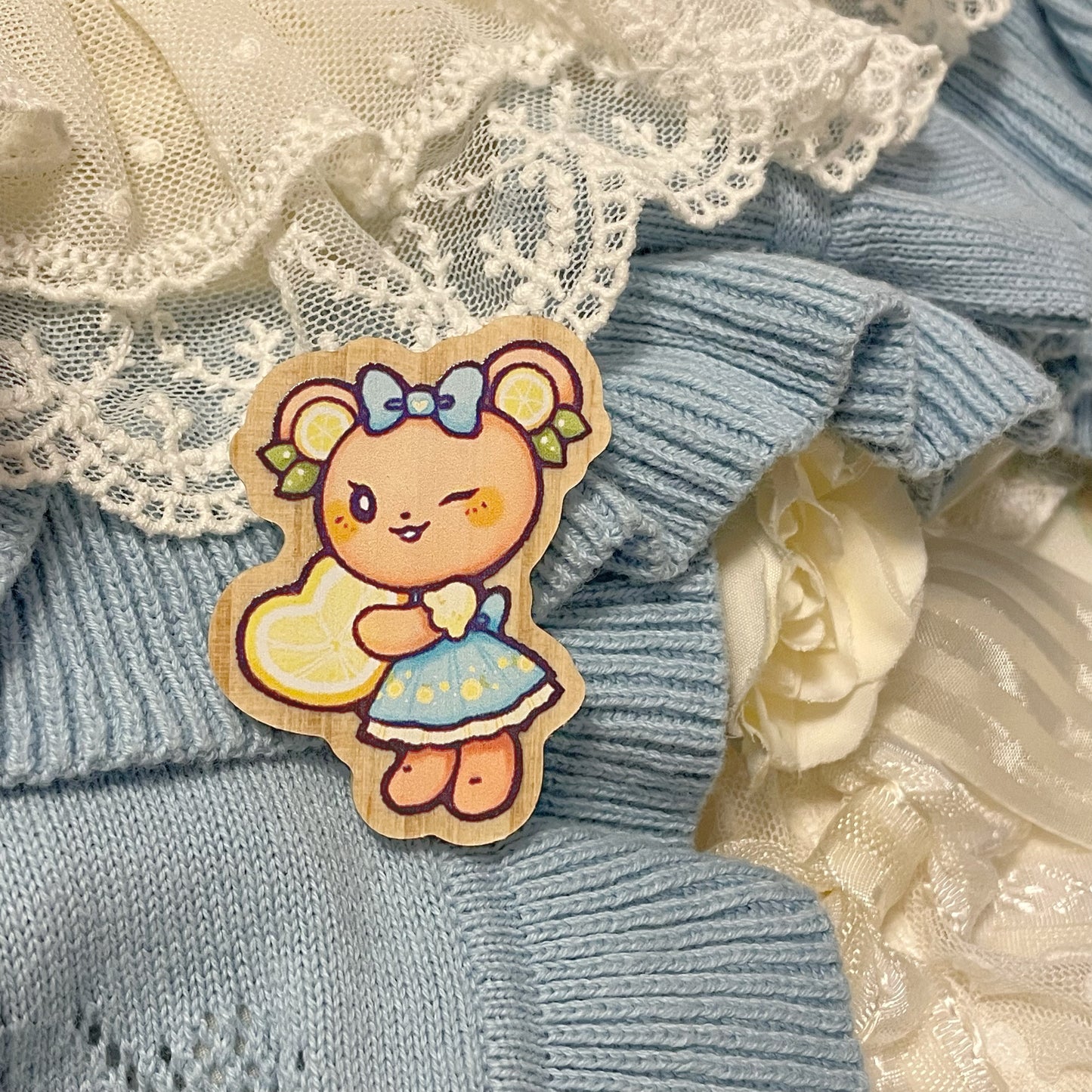 Dreaming Heart 💛 Lemon Bearlita Wooden Pin